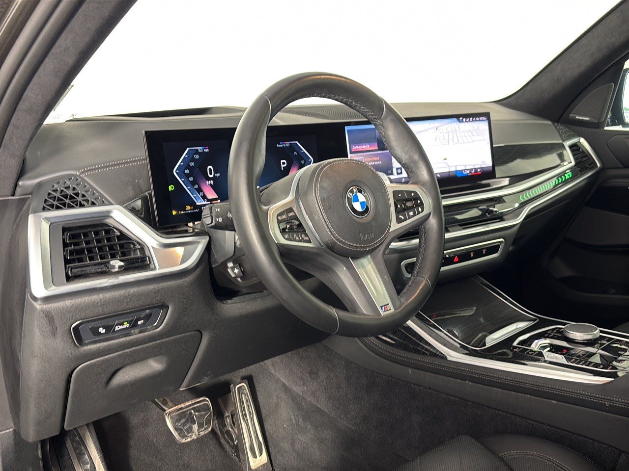 Used 2024 BMW X7 xDrive40i w/ M Sport Package AWD/4WD image 4