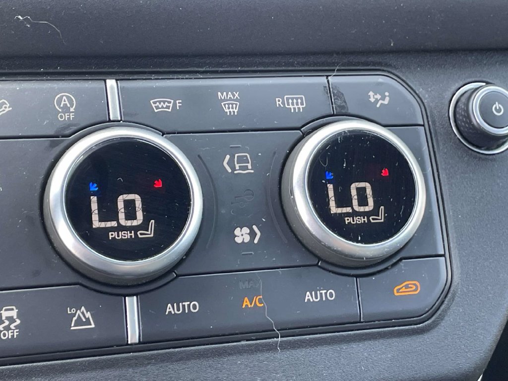 Certified 2023 Land Rover Defender 110 S AWD/4WD image 31