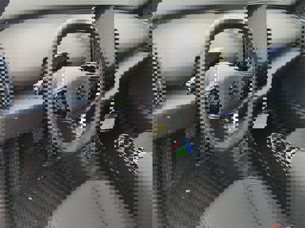 Certified 2025 Volvo EX30 Plus w/ Protection Package Premier image 2