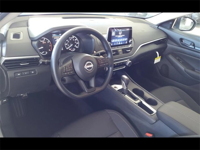 Used 2025 Nissan Altima 2.5 S image 12