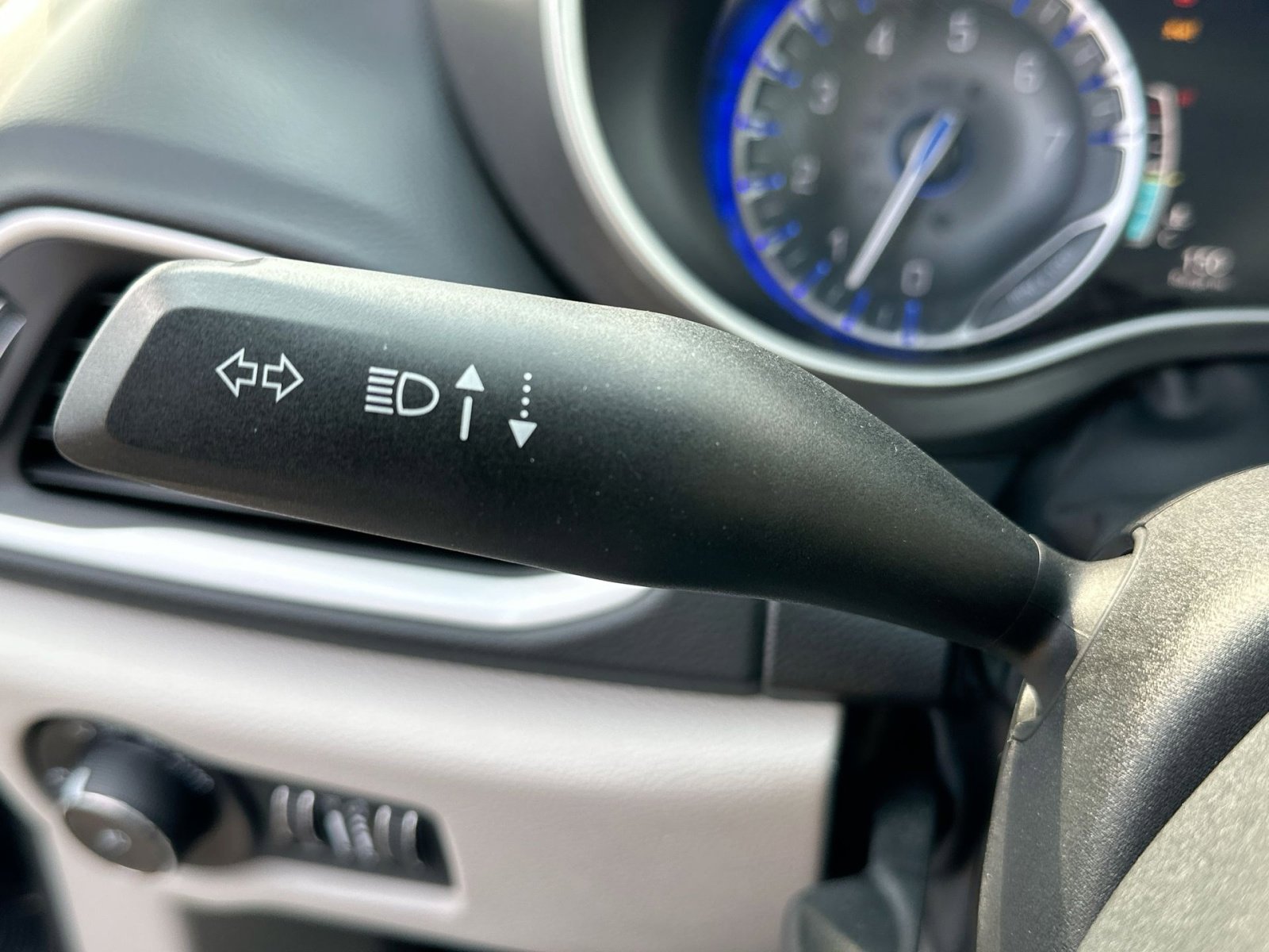 Used 2023 Chrysler Pacifica Touring-L image 17