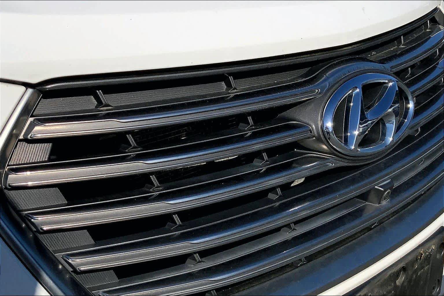 Used 2018 Hyundai Santa Fe Limited AWD/4WD image 30