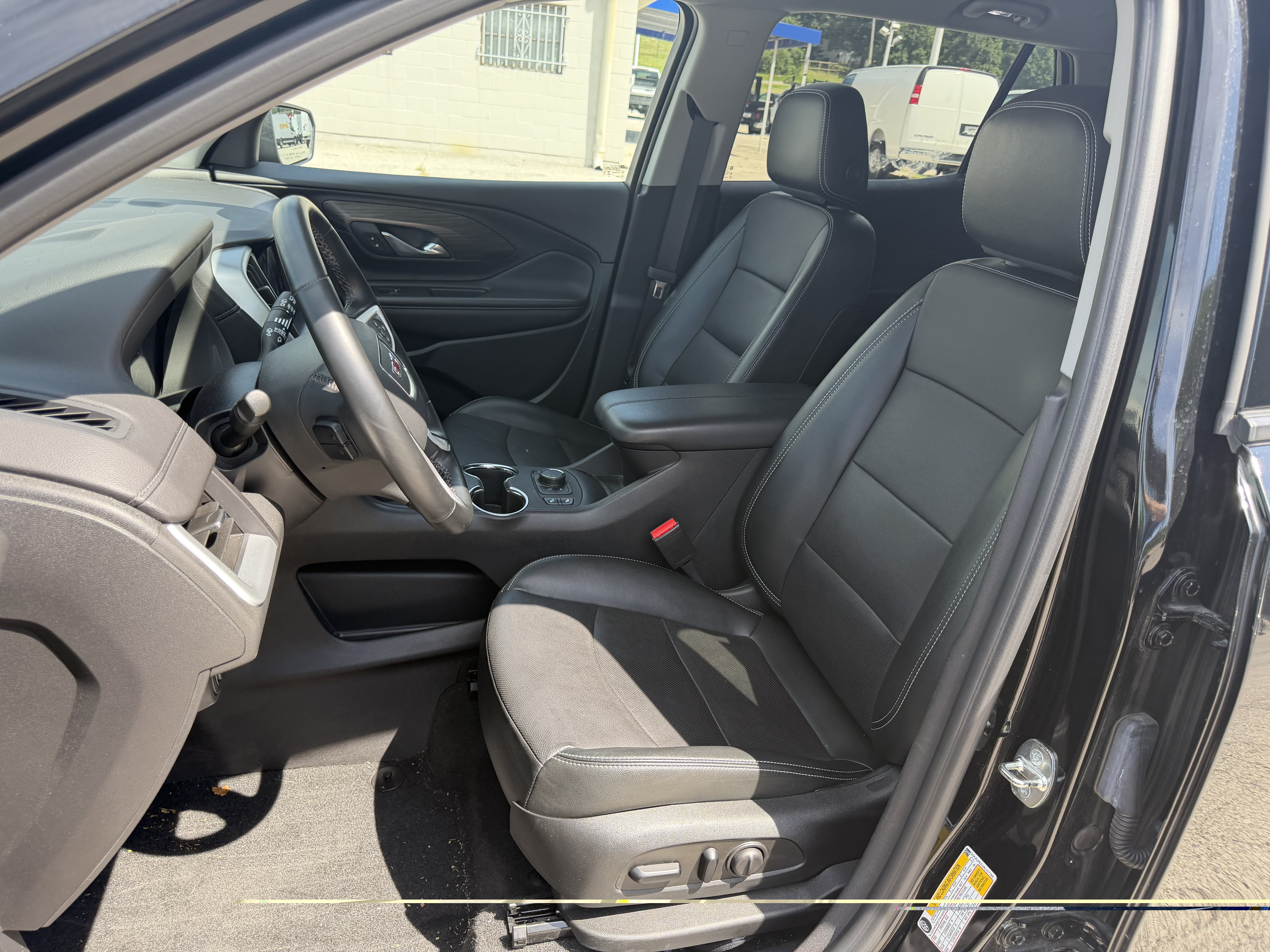 Used 2024 GMC Terrain SLT FWD image 12