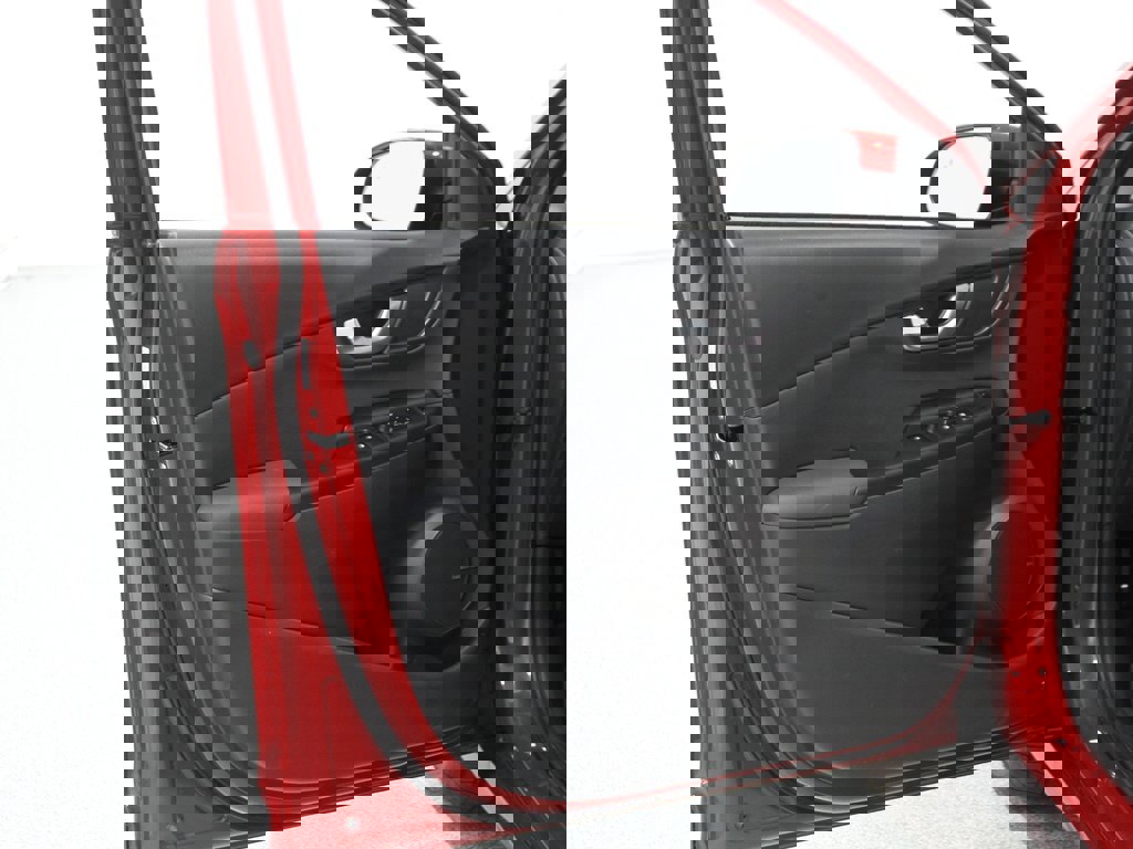 Certified 2022 Hyundai Kona Limited w/ Cargo Package image 4