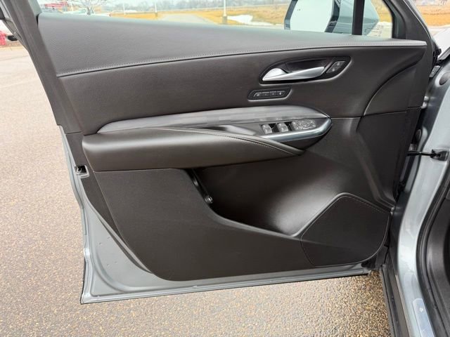 Used 2025 Cadillac XT4 Premium Luxury image 28