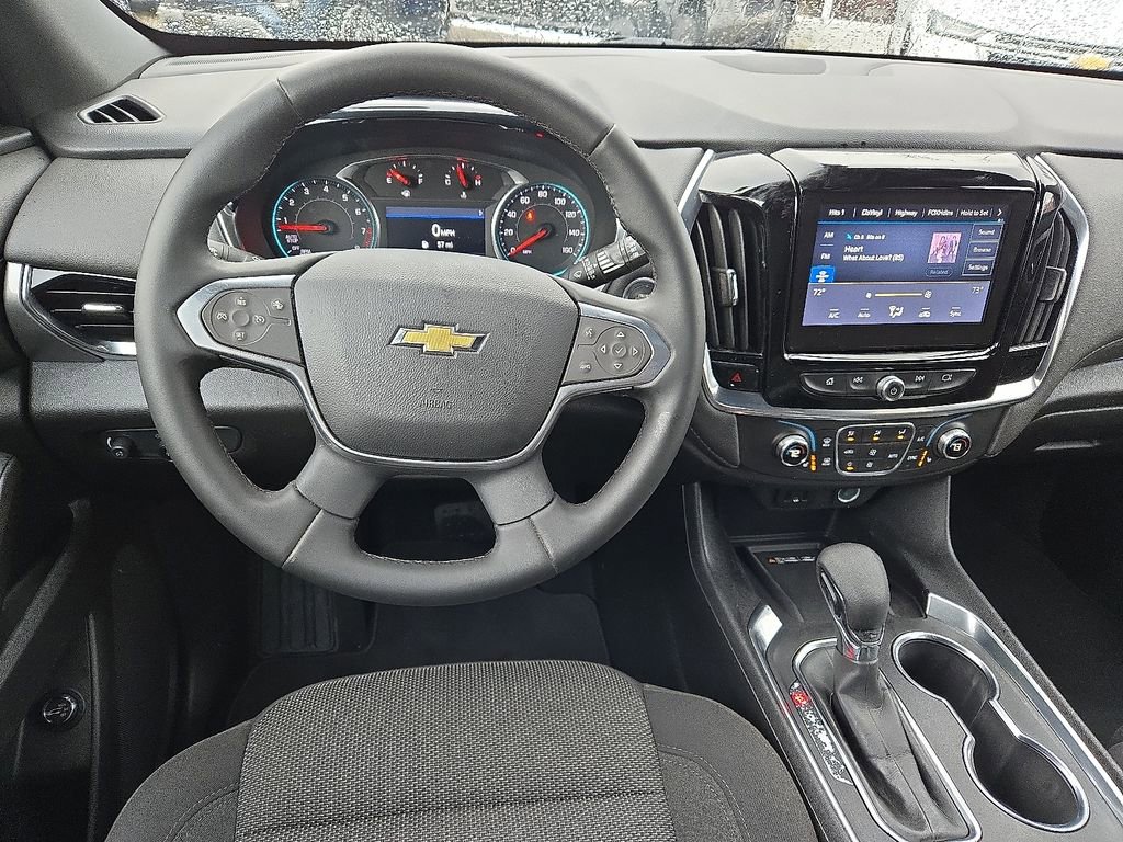 Used 2023 Chevrolet Traverse LT image 17