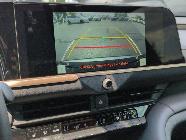 Certified 2026 Toyota Crown AWD/4WD image 13