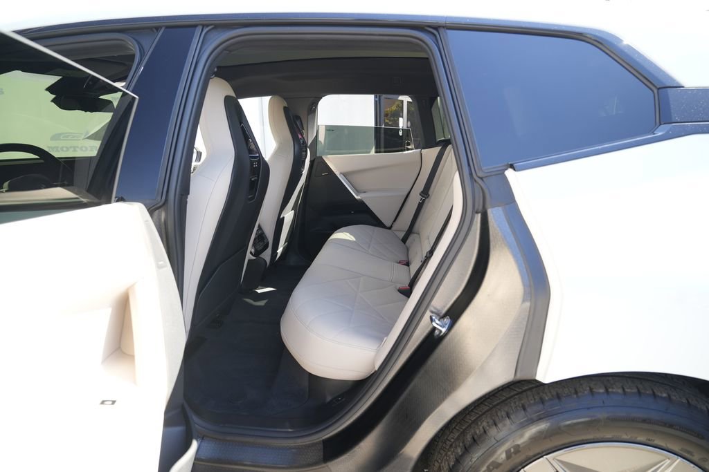 Used 2022 BMW iX xDrive50 w/ Premium Package image 18
