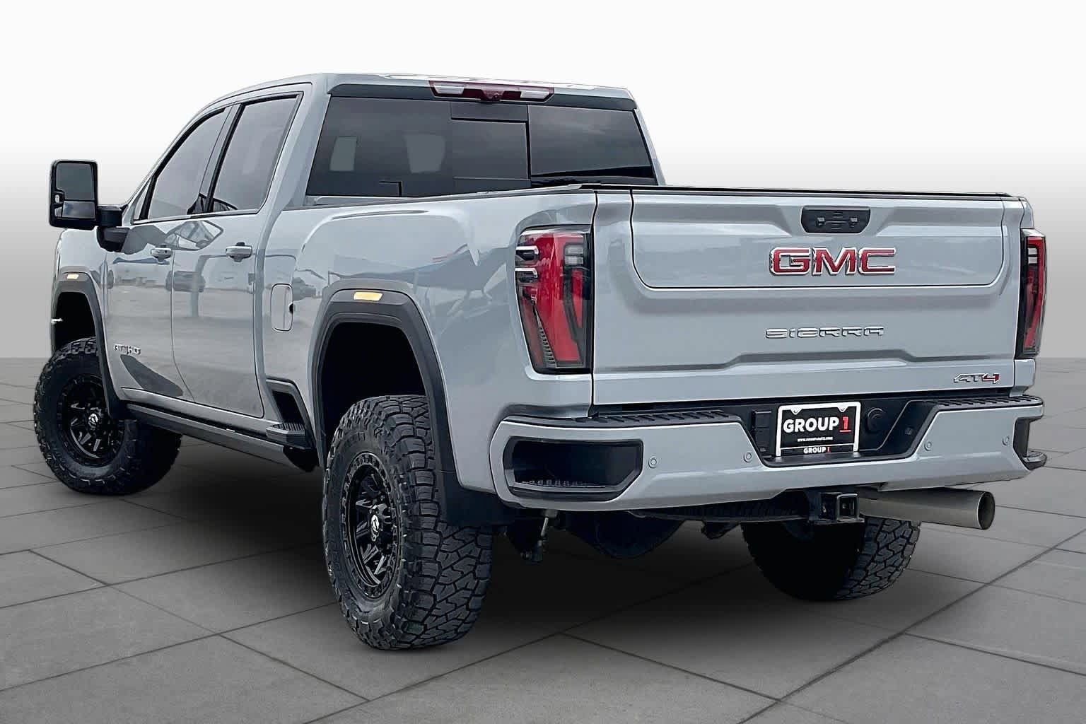 Used 2025 GMC Sierra 2500 AT4 w/ AT4 Premium Plus Package AWD/4WD image 12