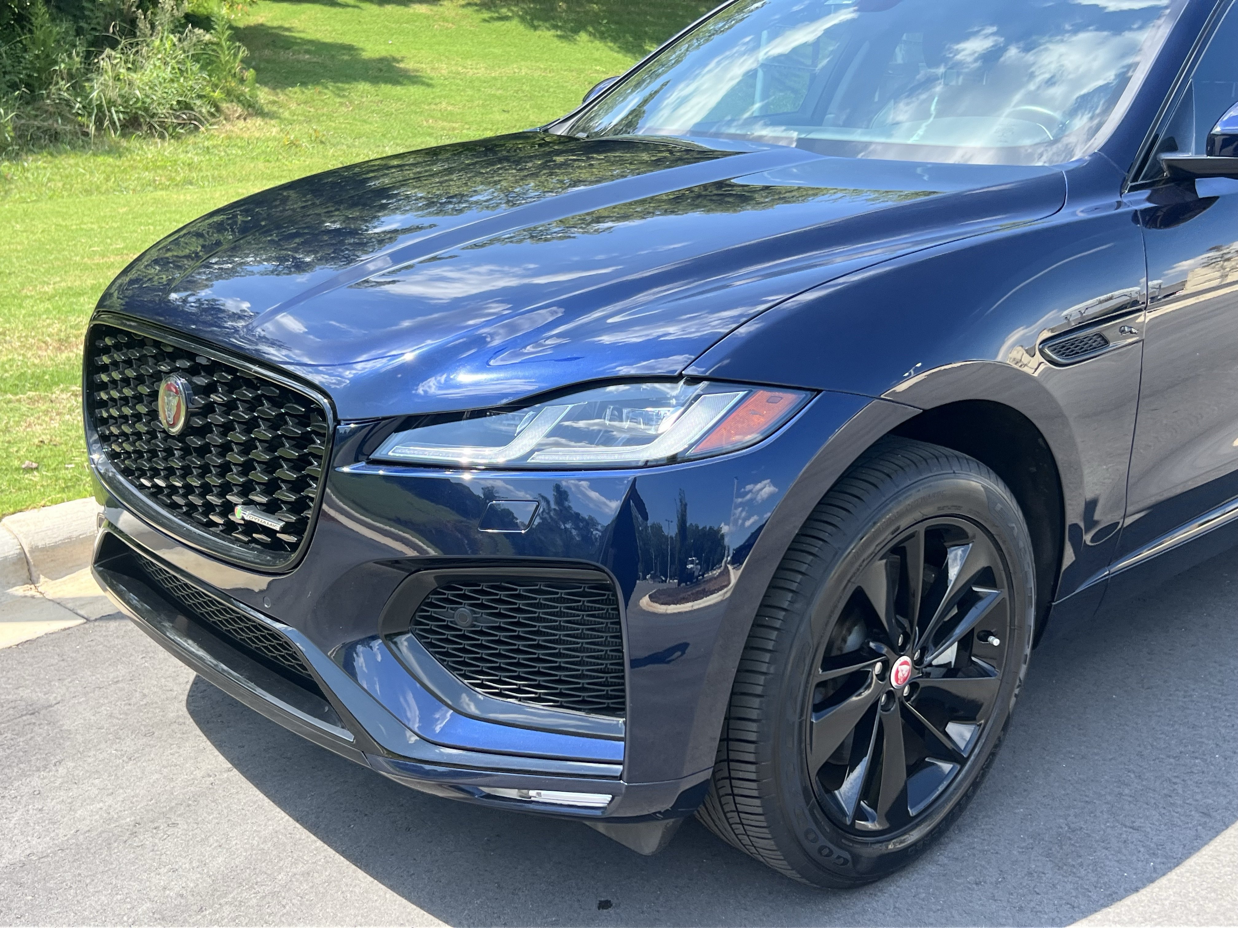 Certified 2023 Jaguar F-PACE R-Dynamic S AWD/4WD image 15
