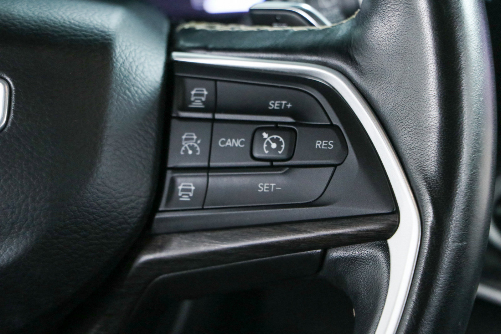 Used 2021 Jeep Grand Cherokee L Limited RWD image 14