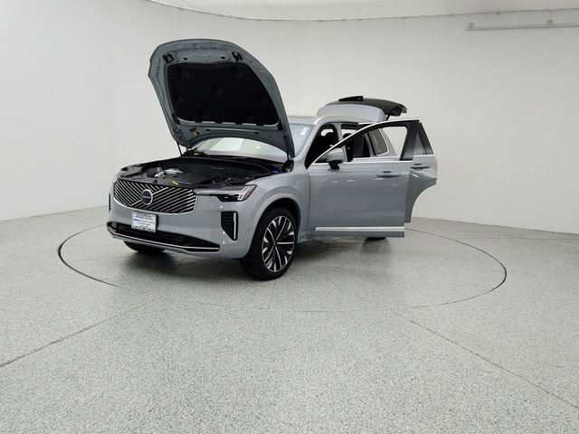New 2026 Volvo XC90 B6 Plus w/ Protection Package Premier image 9
