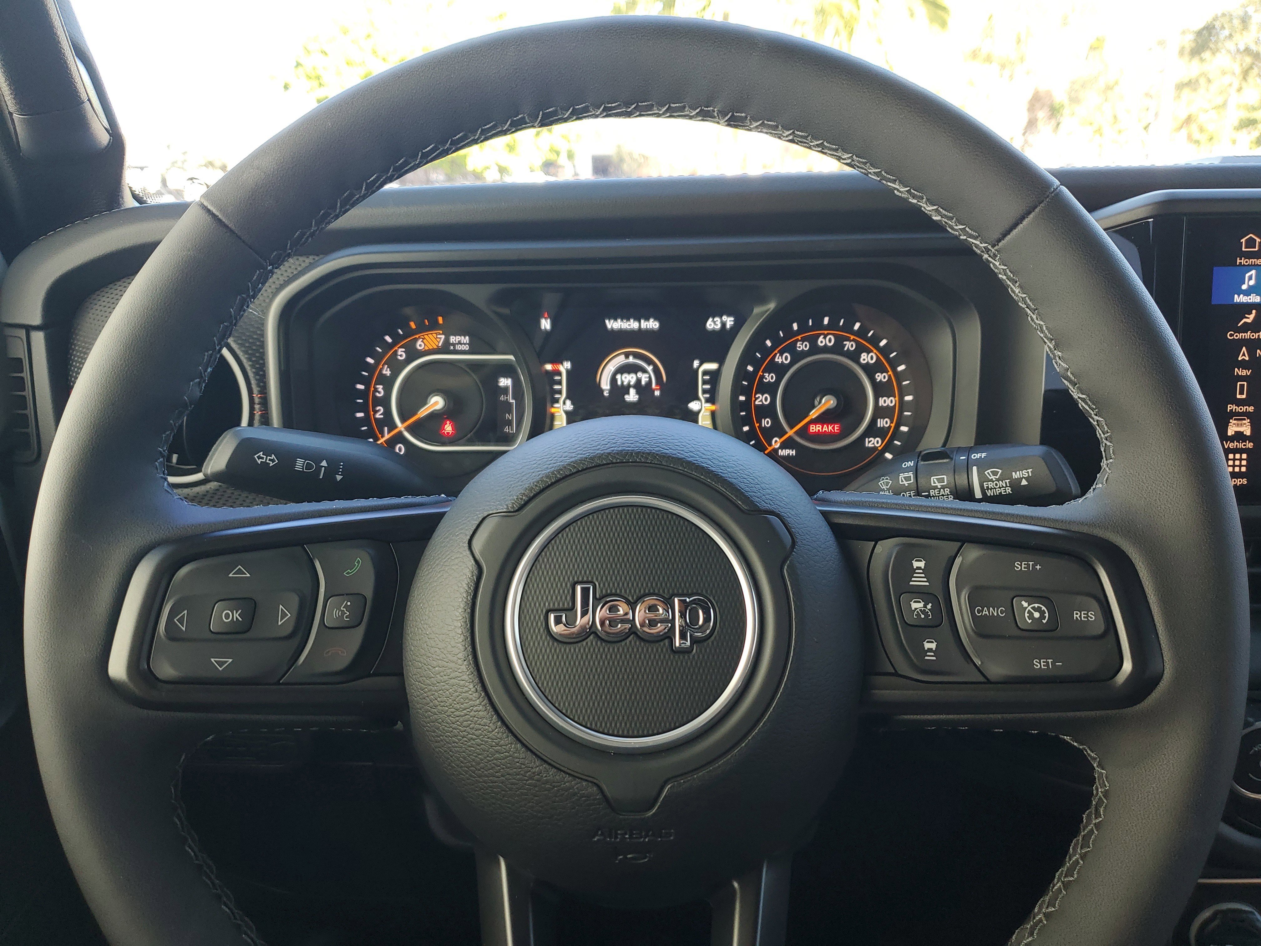 Used 2025 Jeep Wrangler Unlimited Rubicon w/ Safety Group image 23