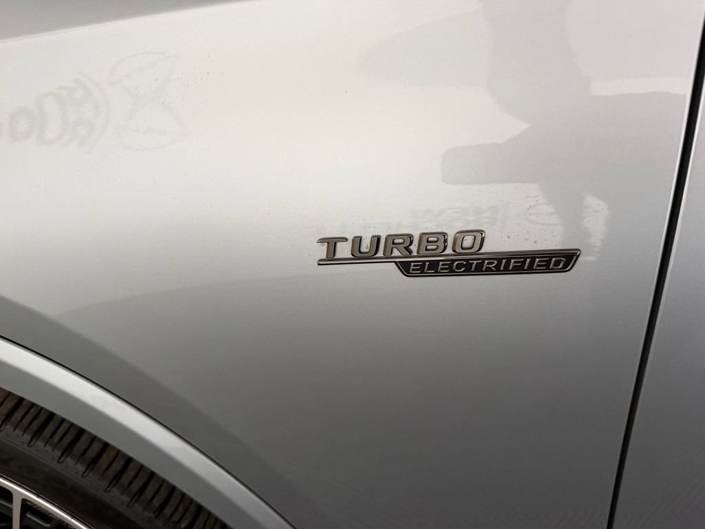 Used 2024 Mercedes-Benz GLC 43 AMG 4MATIC image 32