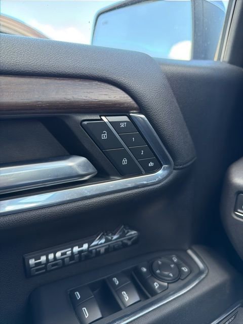 Used 2023 Chevrolet Silverado 1500 High Country image 13