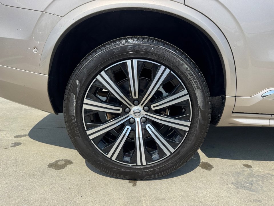 Certified 2024 Volvo XC90 B6 Plus w/ Protection Package image 23