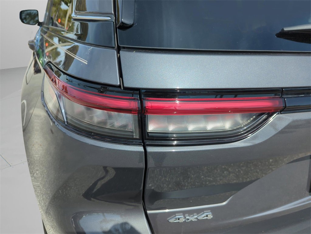 Used 2022 Jeep Grand Cherokee Limited image 46