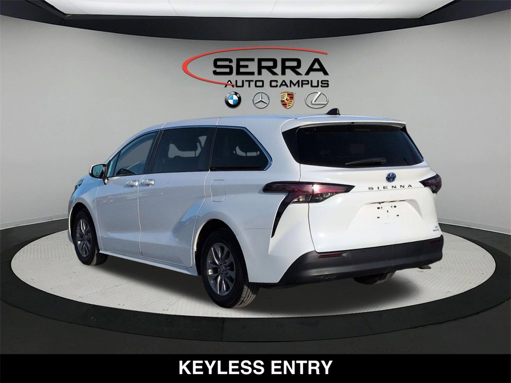 Used 2022 Toyota Sienna LE image 15