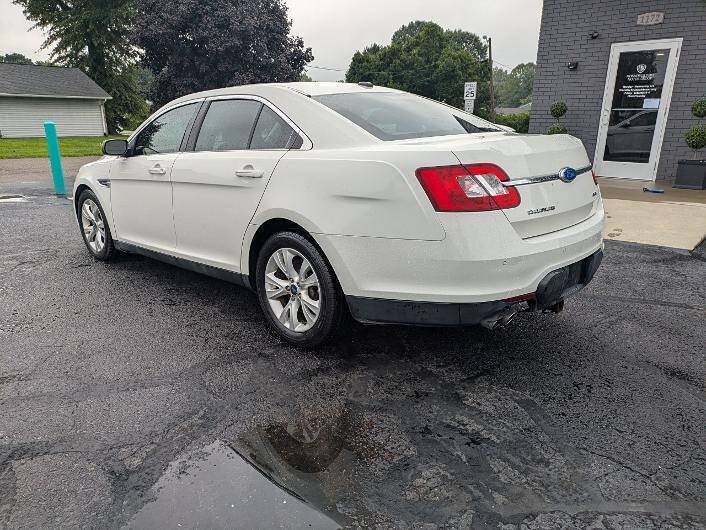 Used 2011 Ford Taurus SEL w/ 201A Rapid Spec Order Code FWD image 4