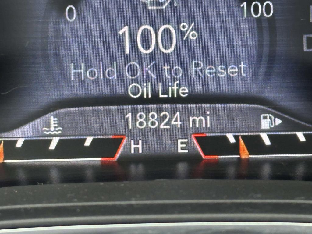 Used 2020 Jeep Cherokee Limited image 24