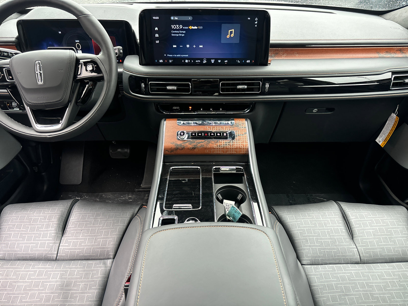 New 2025 Lincoln Aviator Black Label image 32