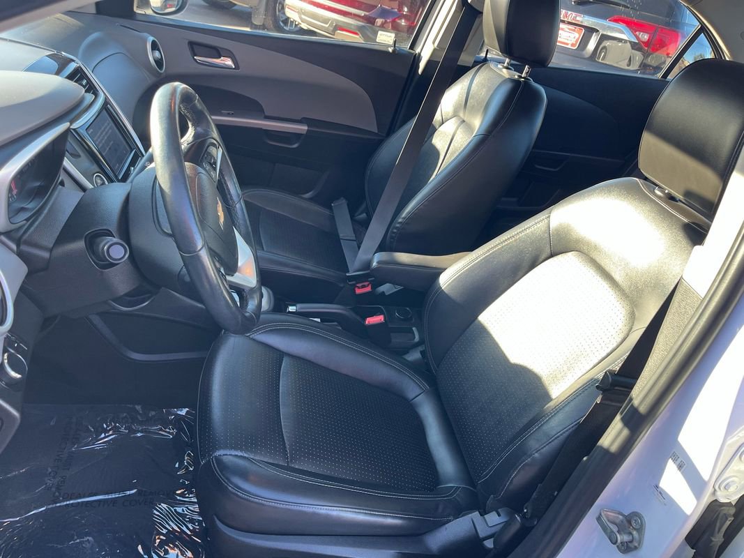 Used 2019 Chevrolet Sonic Premier FWD image 13