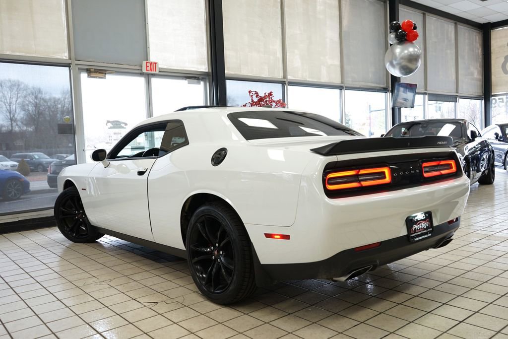 Used 2018 Dodge Challenger R/T w/ Blacktop Package image 5