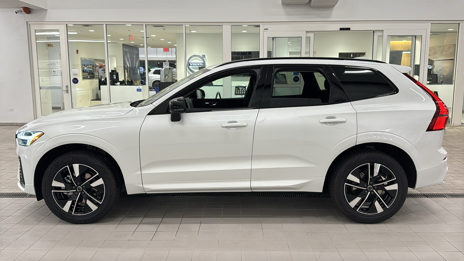 New 2027 Volvo XC60 B5 Core AWD/4WD image 8