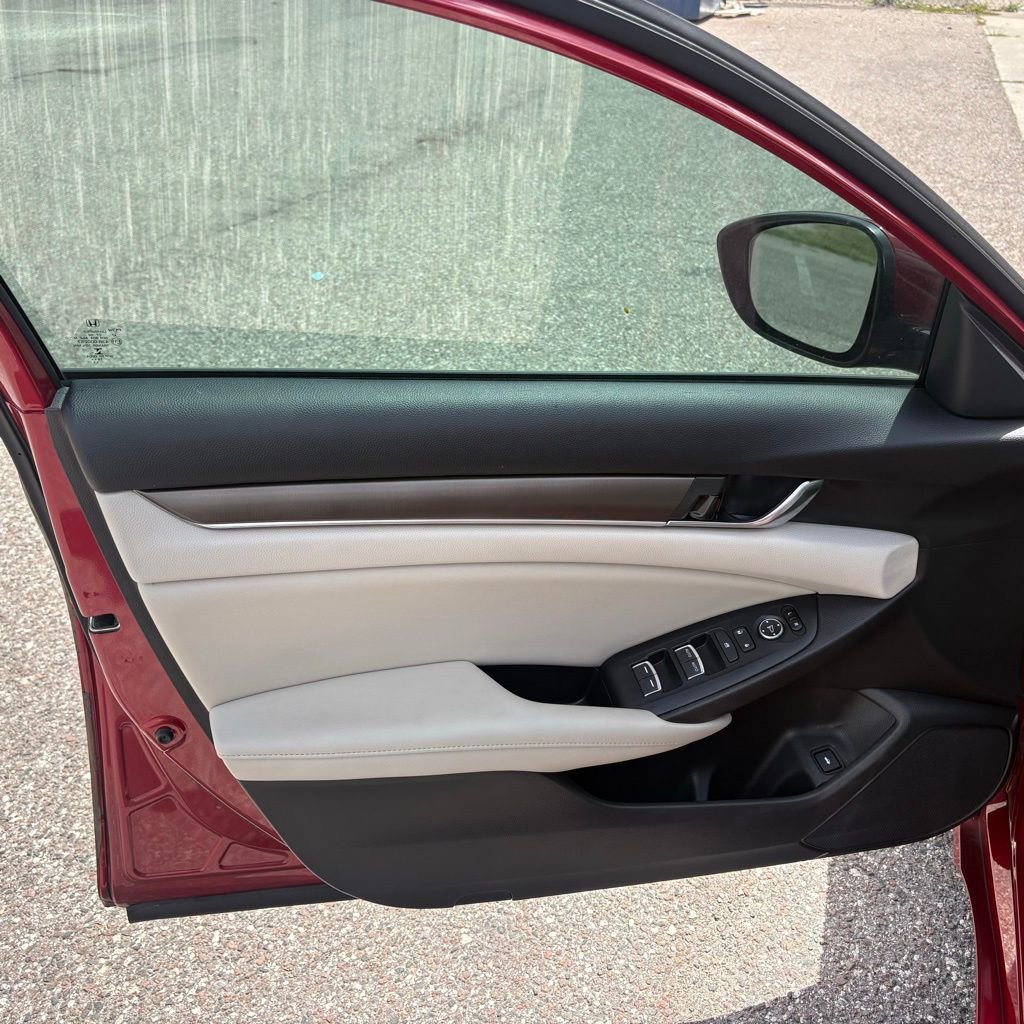 Used 2019 Honda Accord Hybrid image 10