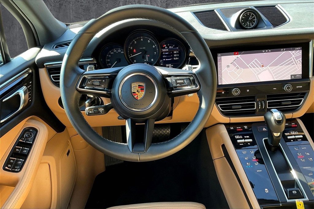 Used 2022 Porsche Macan image 8