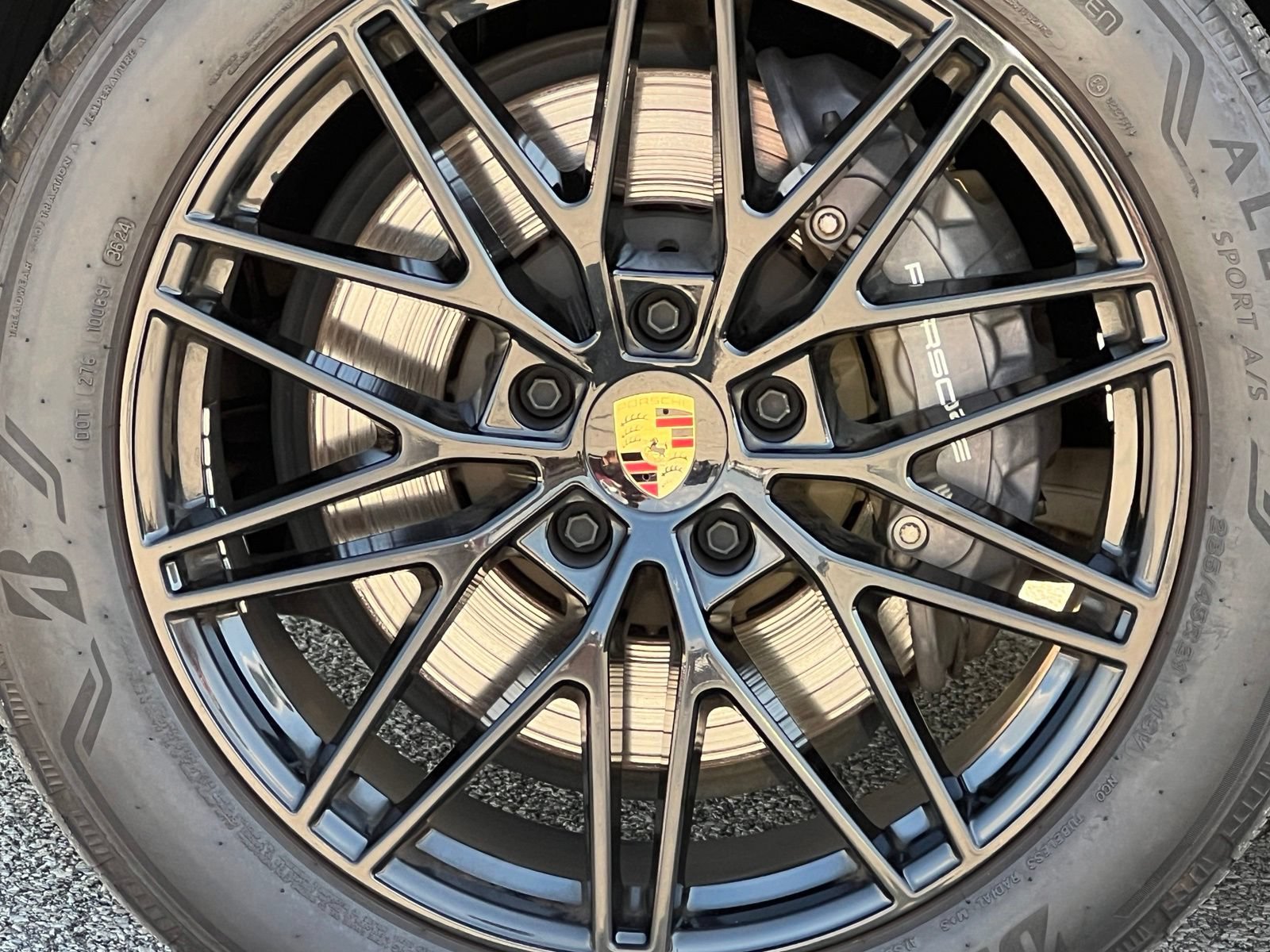 Certified 2024 Porsche Cayenne Coupe AWD/4WD image 12