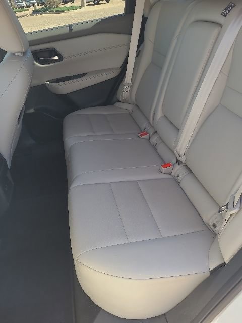 Used 2022 Nissan Rogue SV w/ SV Premium Package FWD image 23