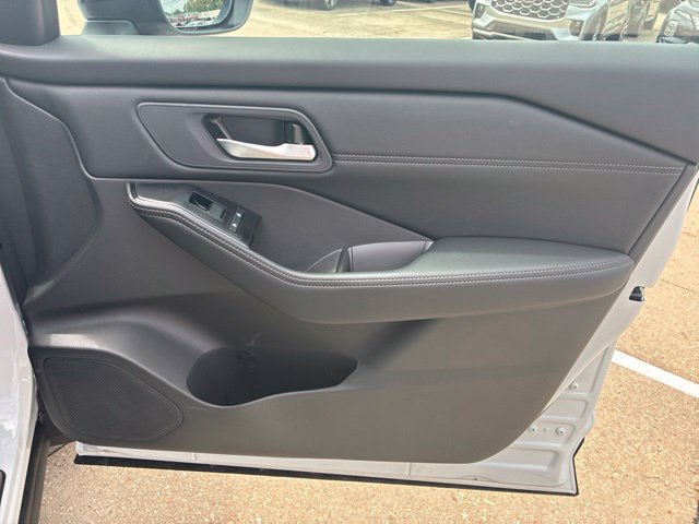Used 2026 Nissan Rogue Dark Armor FWD image 13