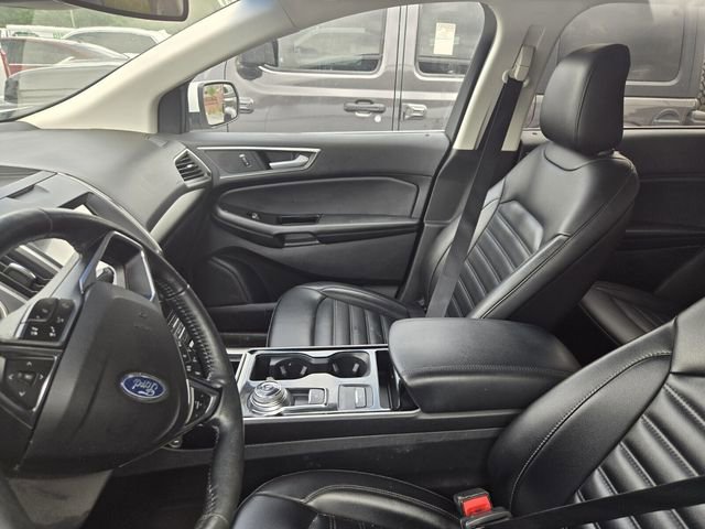 Certified 2020 Ford Edge SEL w/ Convenience Package AWD/4WD image 2