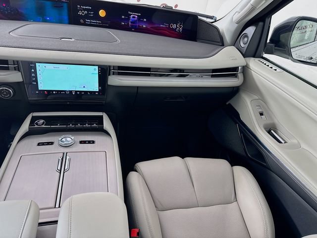 New 2025 Lincoln Navigator Reserve image 25