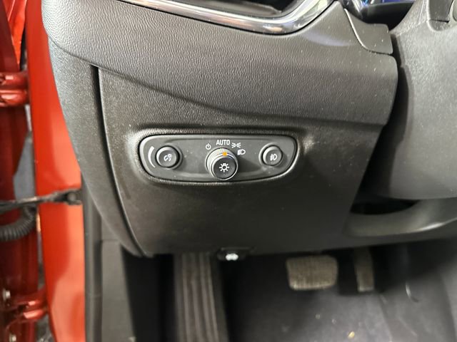 Used 2020 Chevrolet Equinox LT w/ Driver Convenience Package FWD image 19