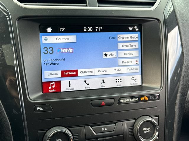 Used 2019 Ford Explorer XLT w/ Equipment Group 202A AWD/4WD image 32