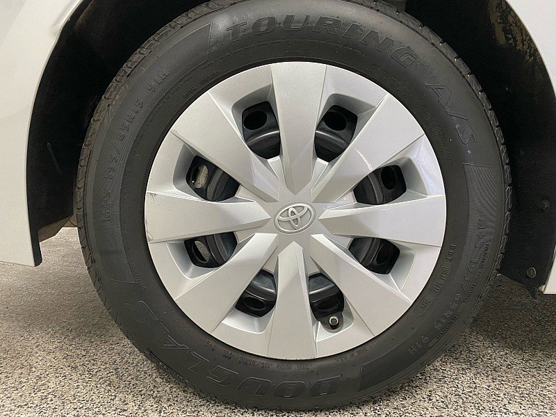 Used 2020 Toyota Corolla L image 25