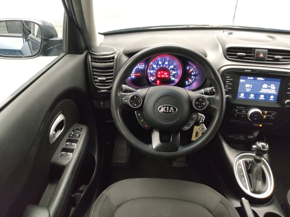 Used 2018 Kia Soul + FWD image 22