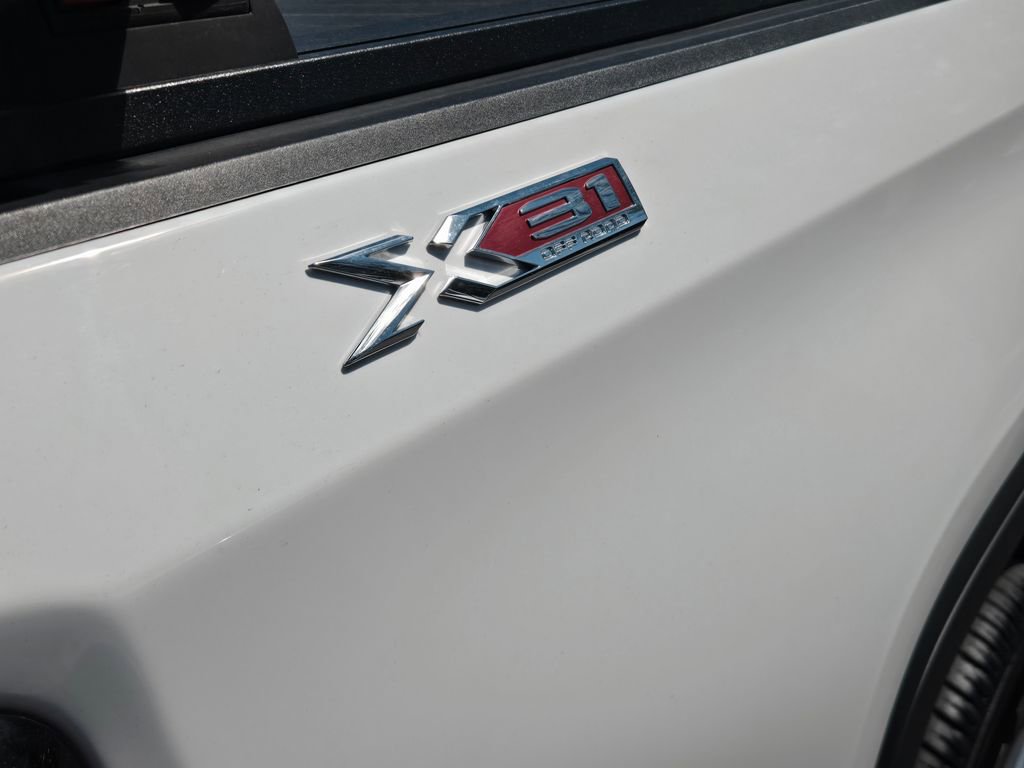 Used 2023 GMC Sierra 1500 SLT w/ SLT Premium Plus Package AWD/4WD image 16