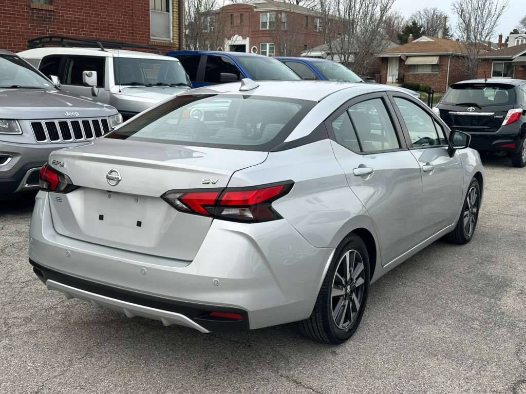 Used 2020 Nissan Versa SV FWD image 4