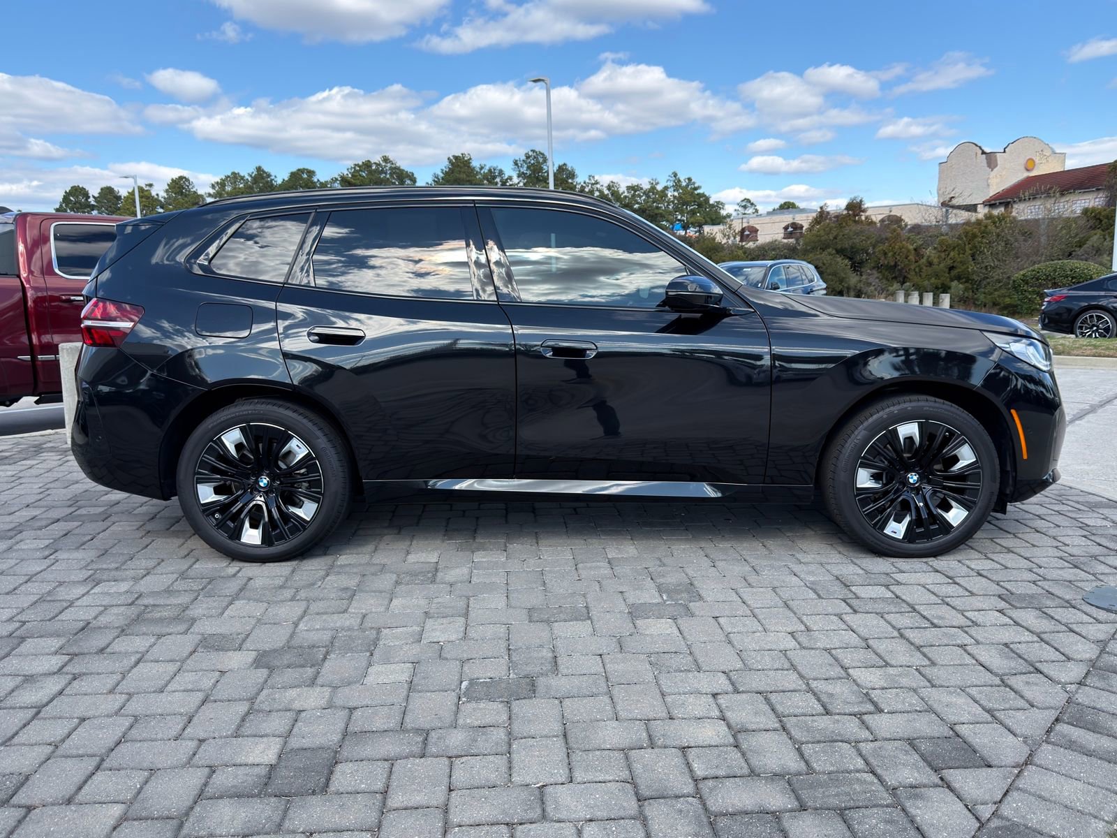 Certified 2025 BMW X3 xDrive30i w/ M Sport Package image 7