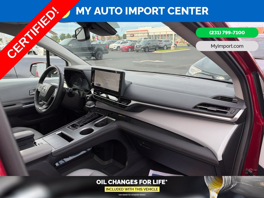 Certified 2026 Toyota Sienna XLE FWD image 30