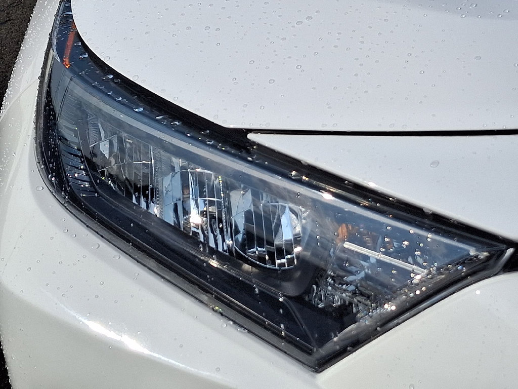 Used 2021 Toyota RAV4 LE AWD/4WD image 35