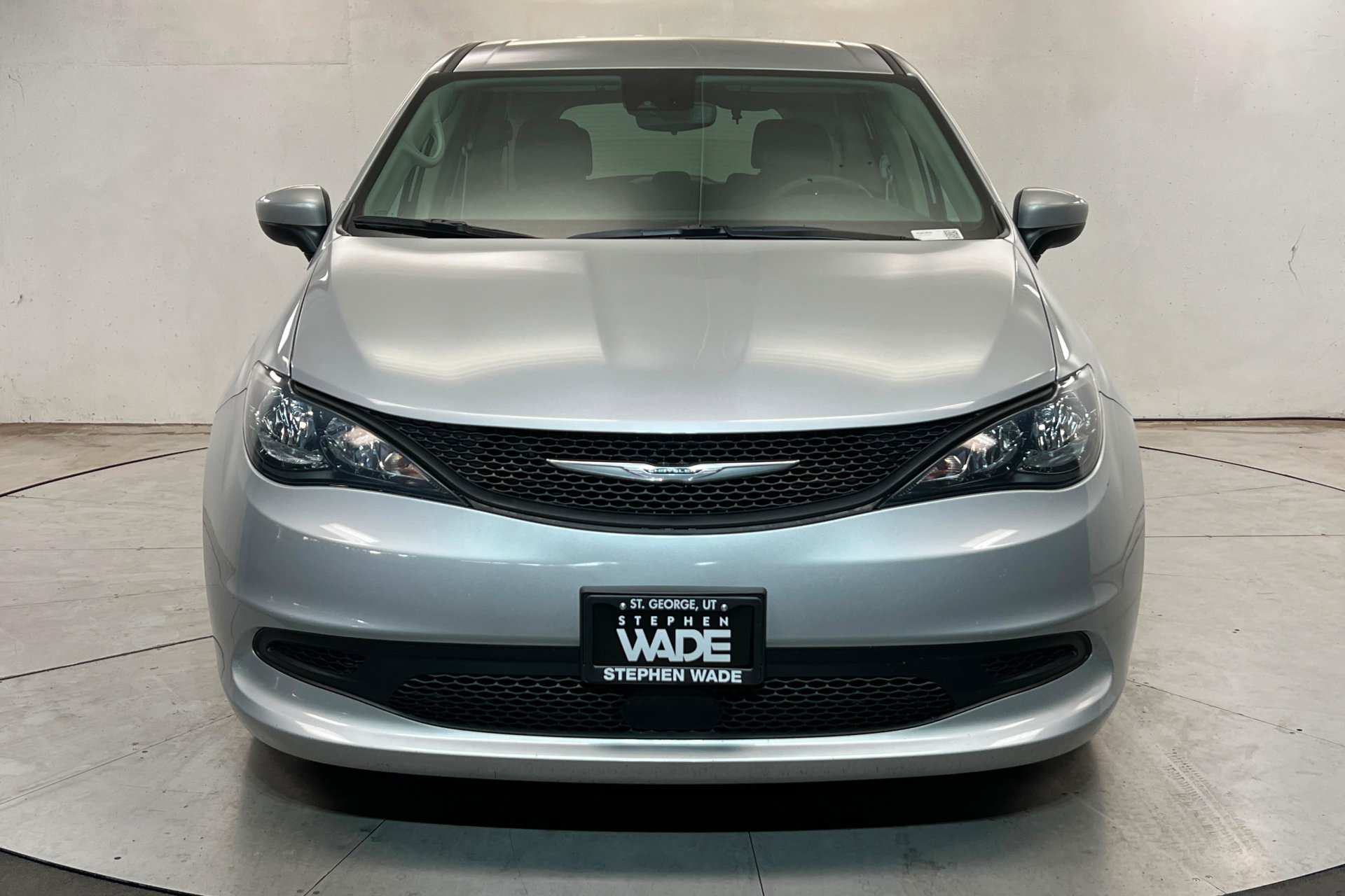 Certified 2023 Chrysler Voyager LX FWD image 8