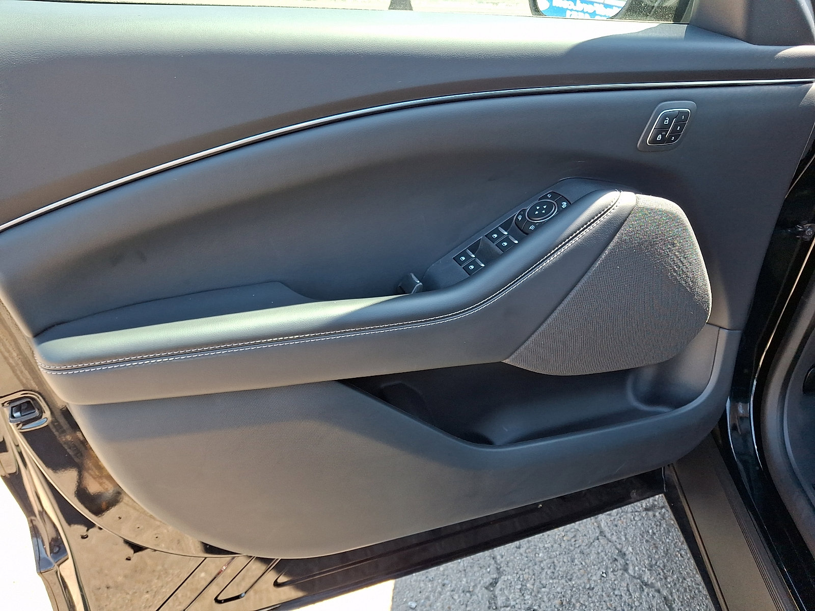 Used 2025 Ford Mustang Mach-E Select w/ Comfort Package Lite image 13