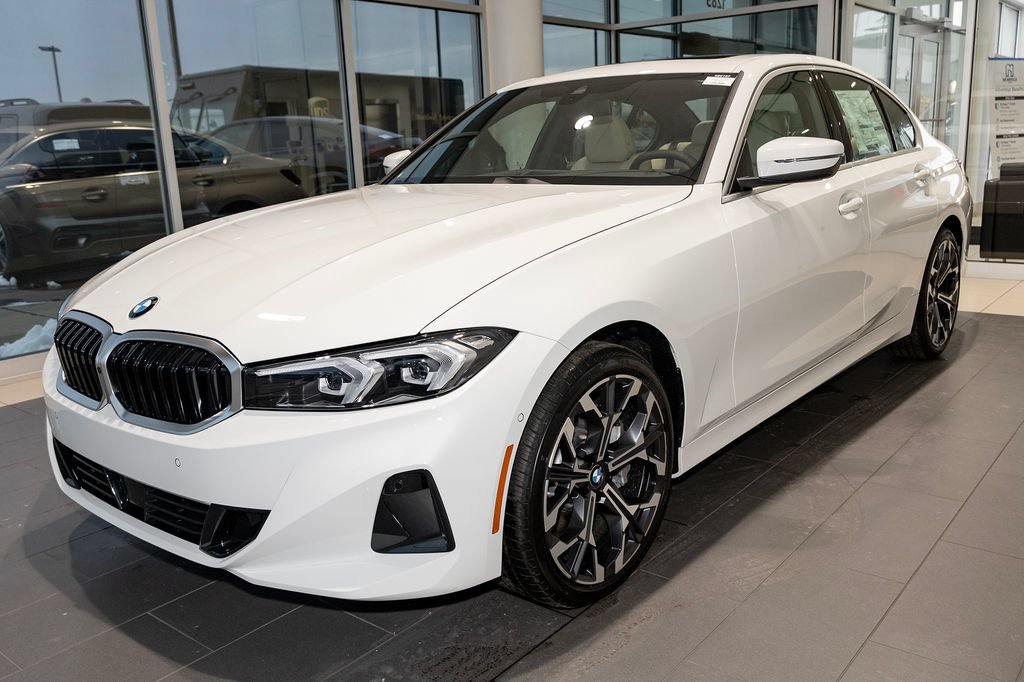 Used 2026 BMW 330i xDrive Sedan w/ Convenience Package AWD/4WD image 3