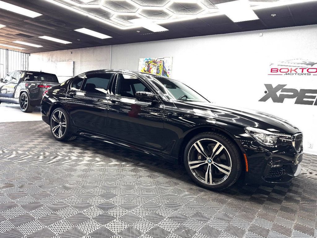 Used 2016 BMW 740i image 2