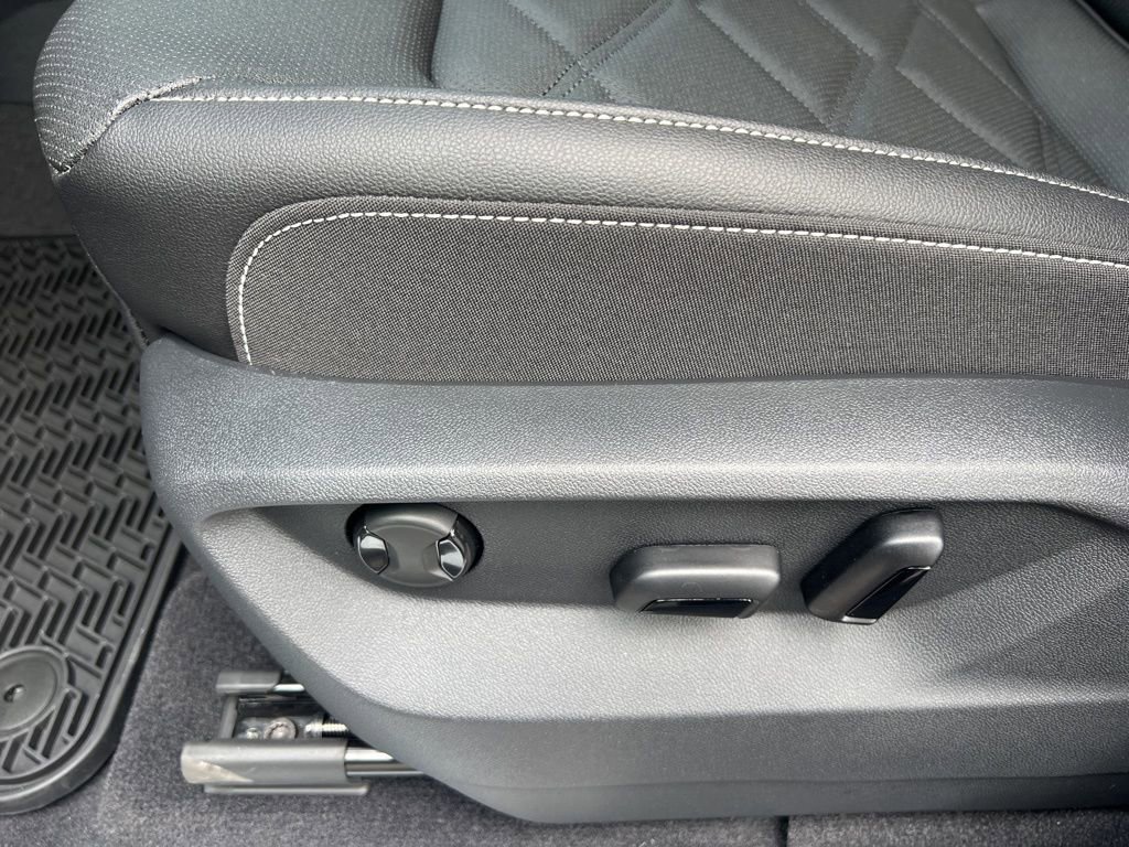 New 2026 Volkswagen Atlas SE image 17