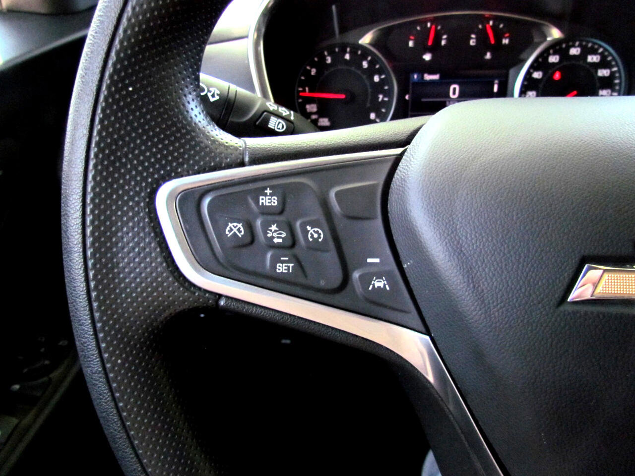 Used 2023 Chevrolet Equinox LT image 24